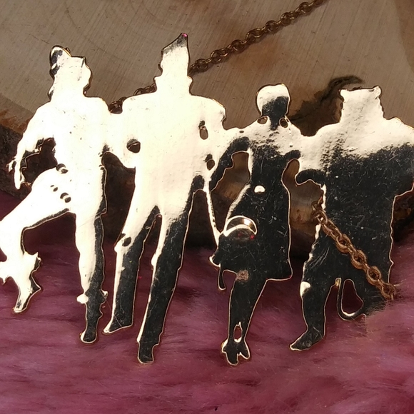 Wizard of OZ Silhouette Necklace Yellow Brick Road JEWELRY Gold Rare Frank - Picture 2 of 7